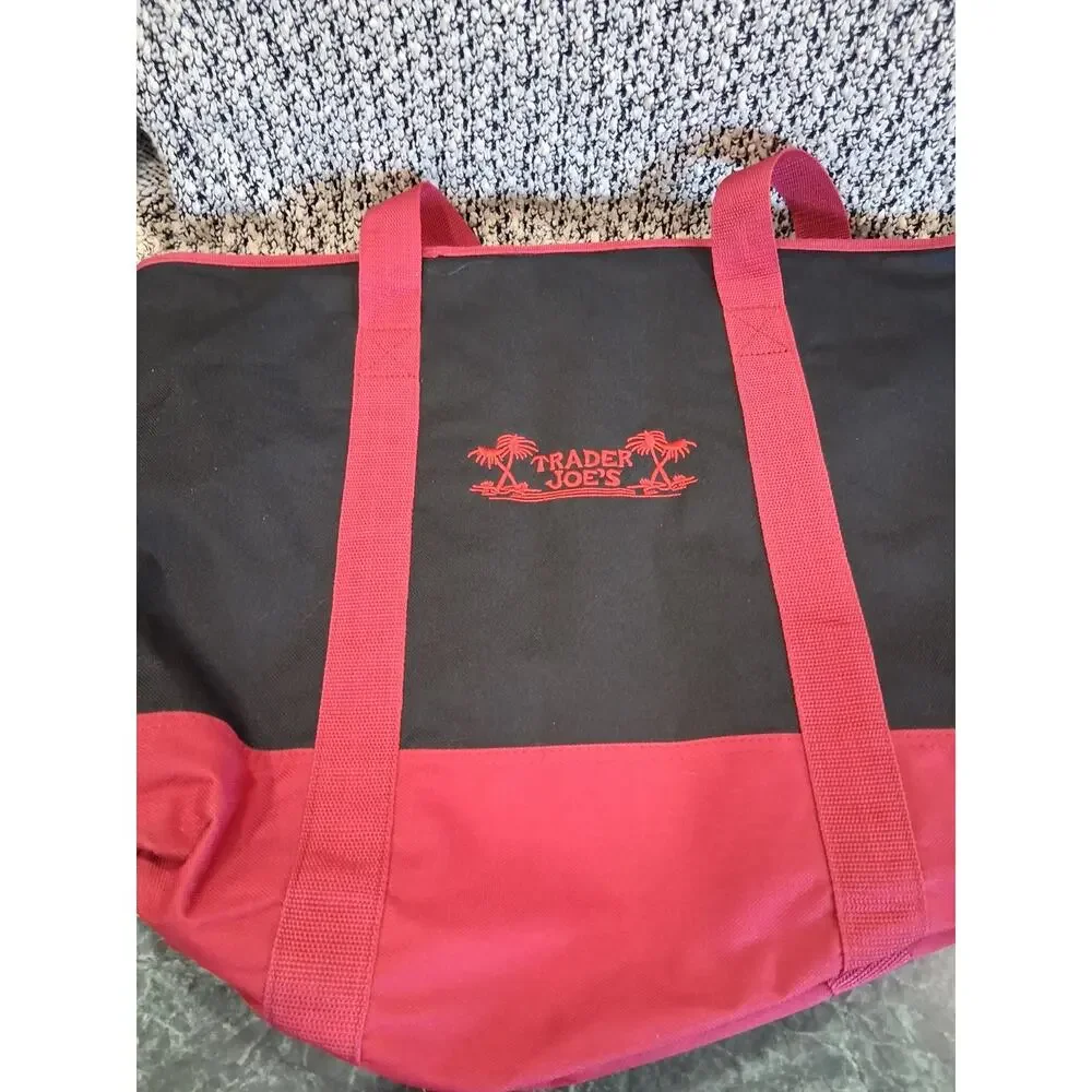 Trader Joe’s XL Insulated Tote Bag Black Red Reusable Grocery Cooler Beach Trip